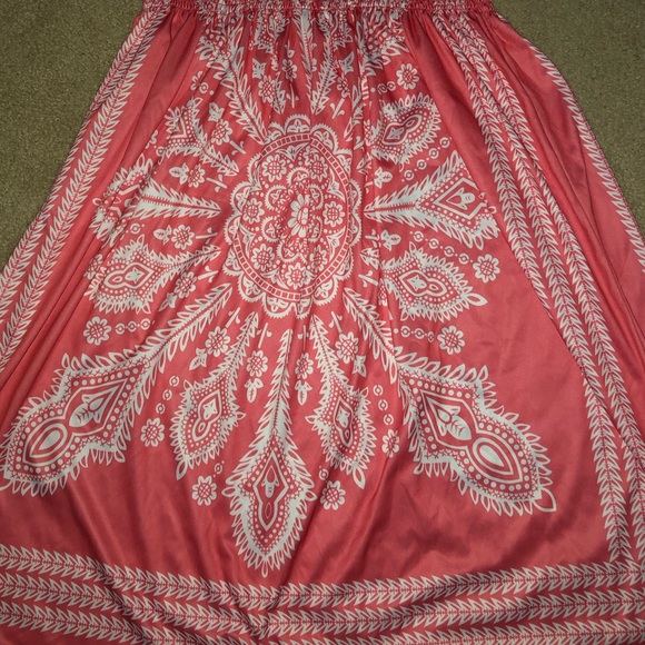 Bright pink silky cover-up - Picture 3 of 3